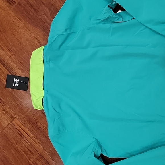 NWT size M Under Armour 1/2 zip windbreaker - Picture 8 of 14